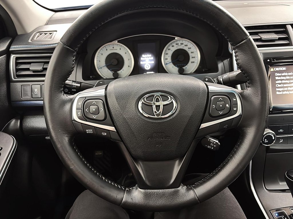 2016 Toyota Camry in Quebec, Quebec - 10 - w1024h768px