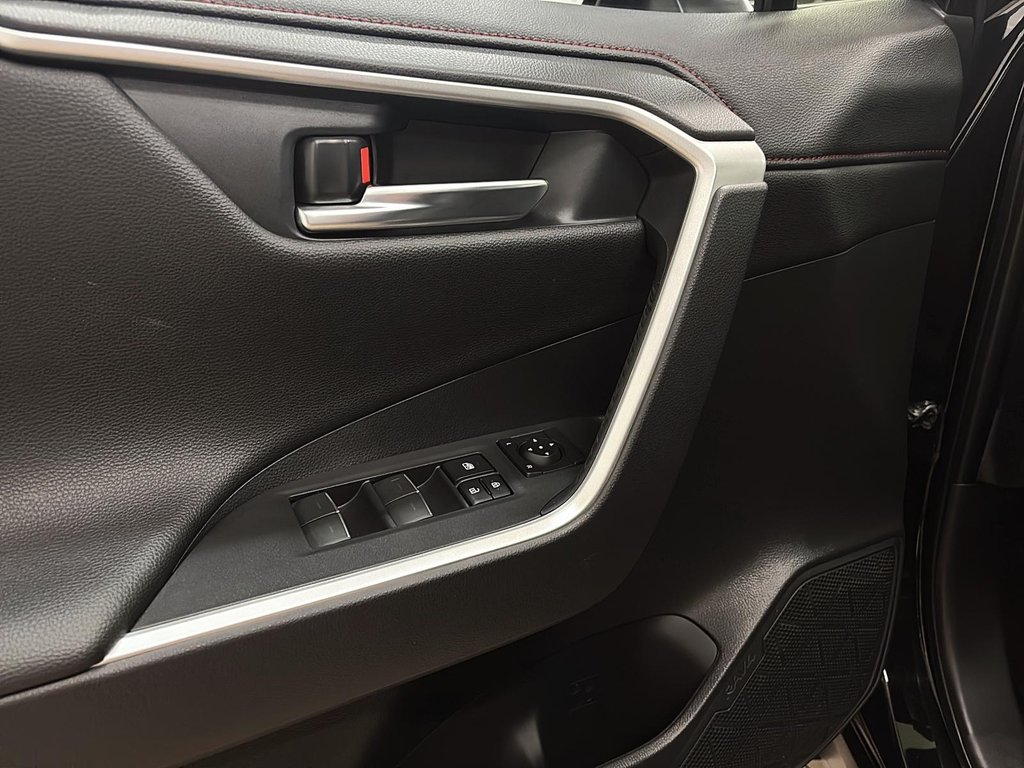 2023 Toyota RAV4 Prime in Quebec, Quebec - 8 - w1024h768px