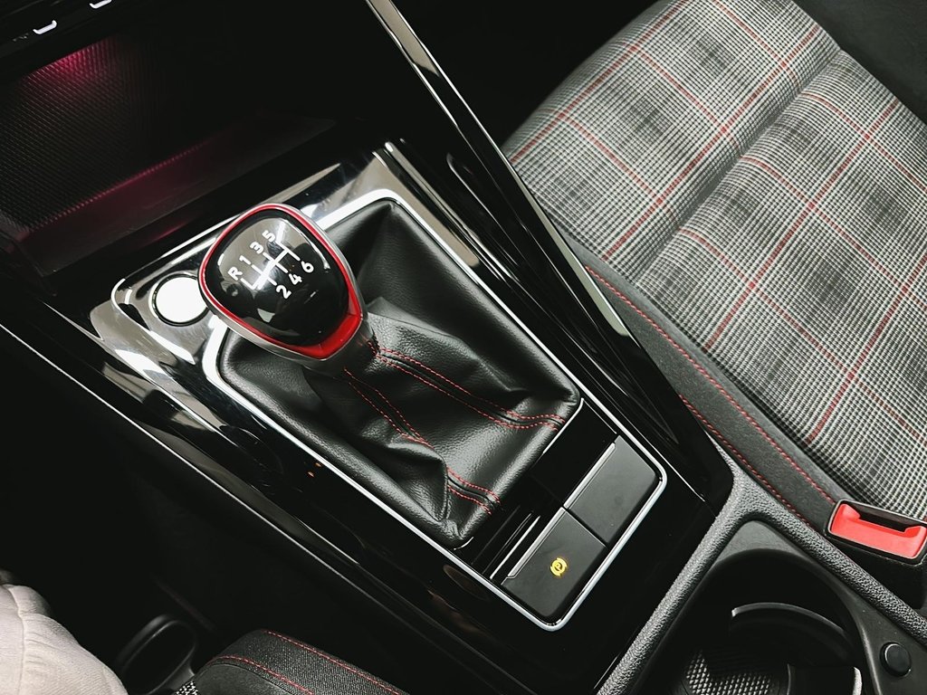 Volkswagen Golf GTI  2024 à Québec, Québec - 12 - w1024h768px