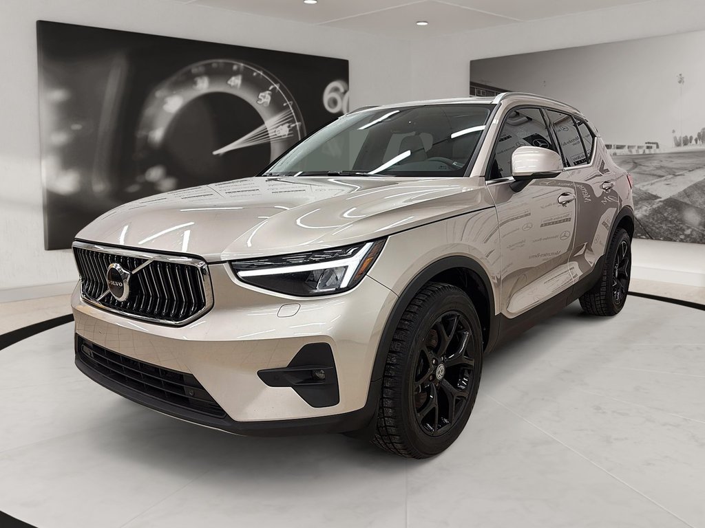Volvo XC40  2023 à Québec, Québec - 1 - w1024h768px
