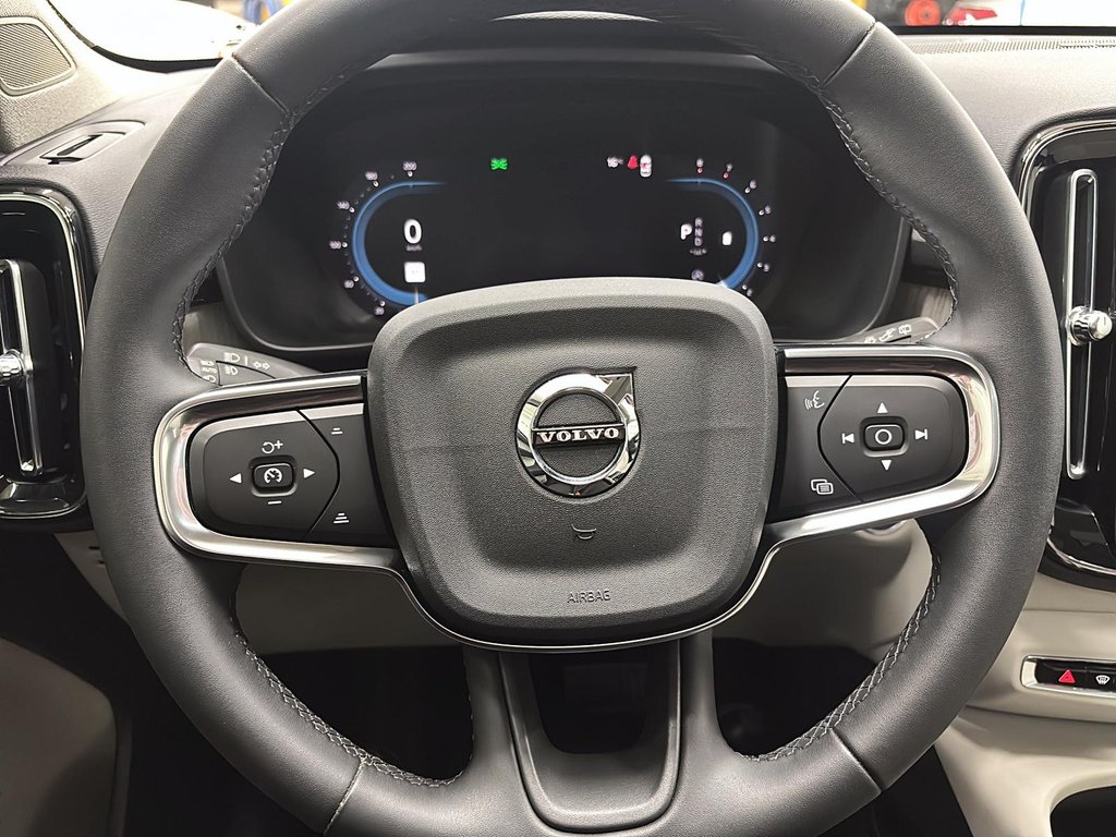 Volvo XC40  2023 à Québec, Québec - 15 - w1024h768px