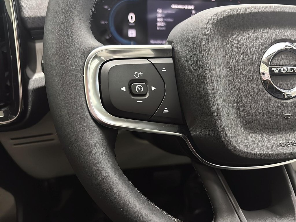 Volvo XC40  2023 à Québec, Québec - 17 - w1024h768px