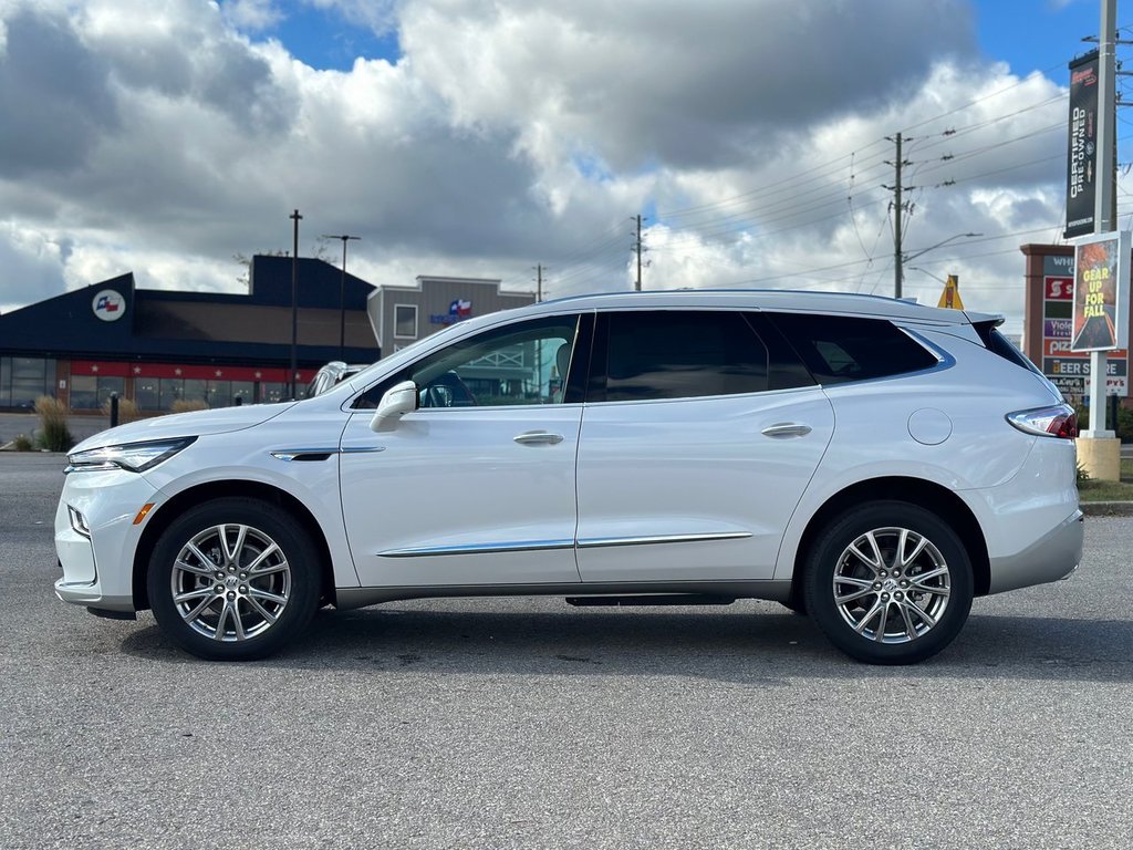 2024 Buick Enclave in Pickering, Ontario - 4 - w1024h768px