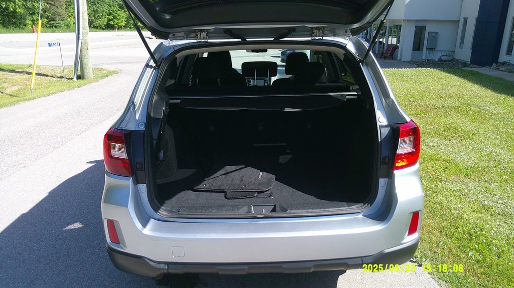 2017 Subaru Outback 2.5i in Minden, Ontario - 7 - w1024h768px