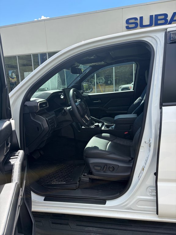 2025 Toyota Tacoma SR5/TRD DOUBLE CAB in Minden, Ontario - 4 - w1024h768px