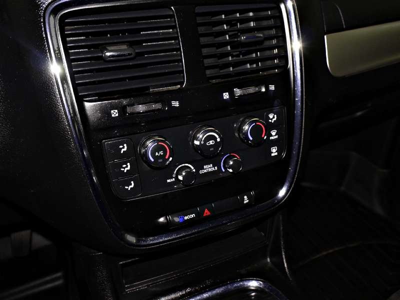 2017 Dodge Grand Caravan SXT in Saint John, New Brunswick - 24 - w1024h768px