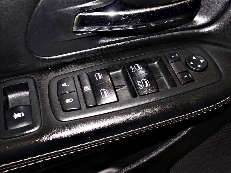 2017 Dodge Grand Caravan SXT in Saint John, New Brunswick - 19 - w1024h768px