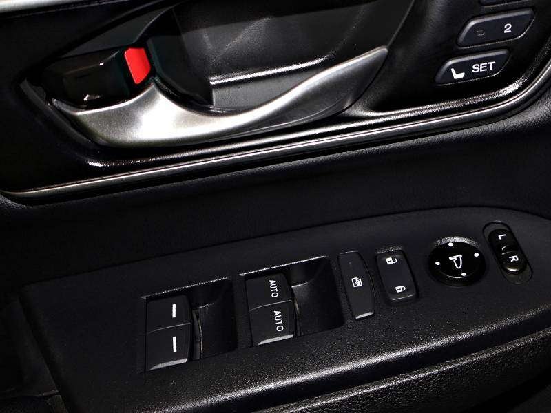 2019 Honda CR-V Touring in Saint John, New Brunswick - 17 - w1024h768px