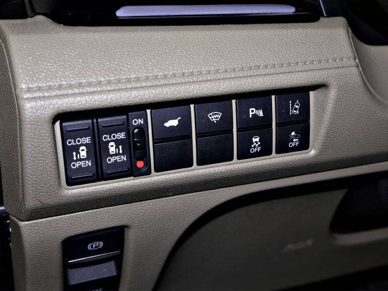 2018 Honda Odyssey in Antigonish, Nova Scotia - 27 - w1024h768px