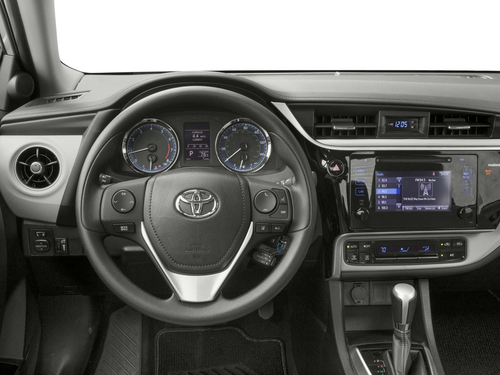 2018 Toyota Corolla LE in Saint John, New Brunswick - 4 - w1024h768px