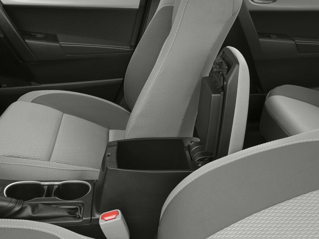2018 Toyota Corolla LE in Saint John, New Brunswick - 10 - w1024h768px