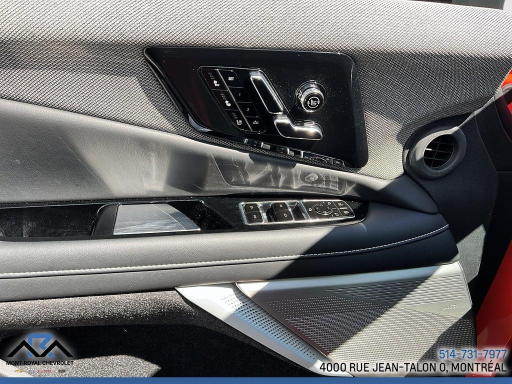 2025 Cadillac OPTIQ Sport in Montreal, Quebec - 22 - w1024h768px