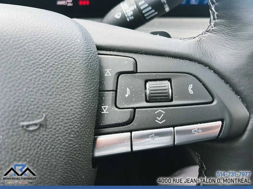 2025 Cadillac XT4 AWD Premium Luxury in Montreal, Quebec - 26 - w1024h768px