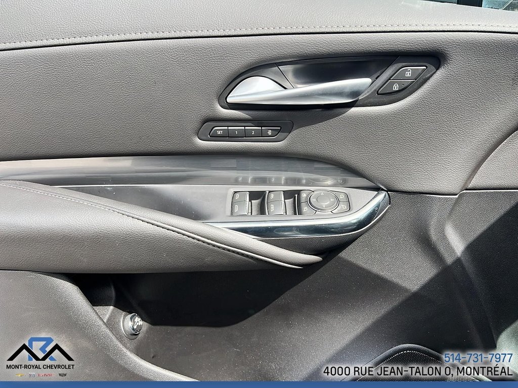 2025 Cadillac XT4 AWD Premium Luxury in Montreal, Quebec - 23 - w1024h768px