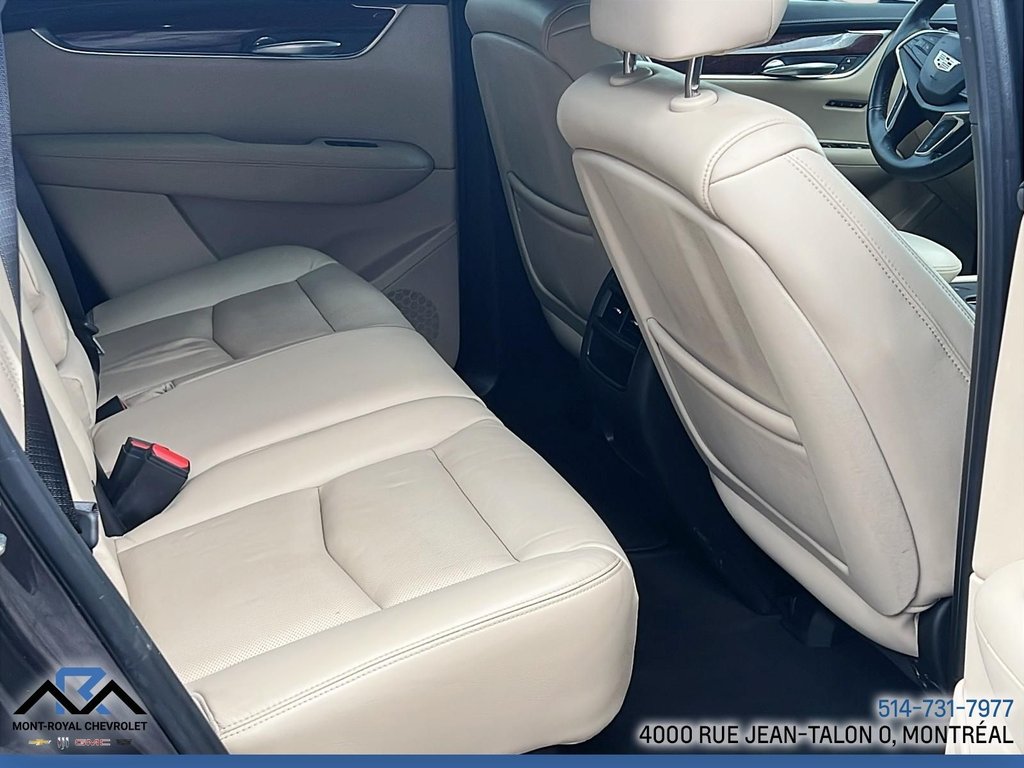 2017 Cadillac XT5 Luxury AWD in Montreal, Quebec - 12 - w1024h768px