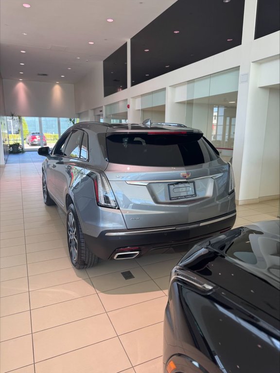 Cadillac XT5  2024 à Montréal, Québec - 4 - w1024h768px