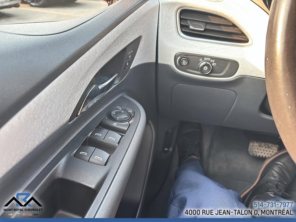 2021 Chevrolet Bolt EV in Montreal, Quebec - 16 - w1024h768px