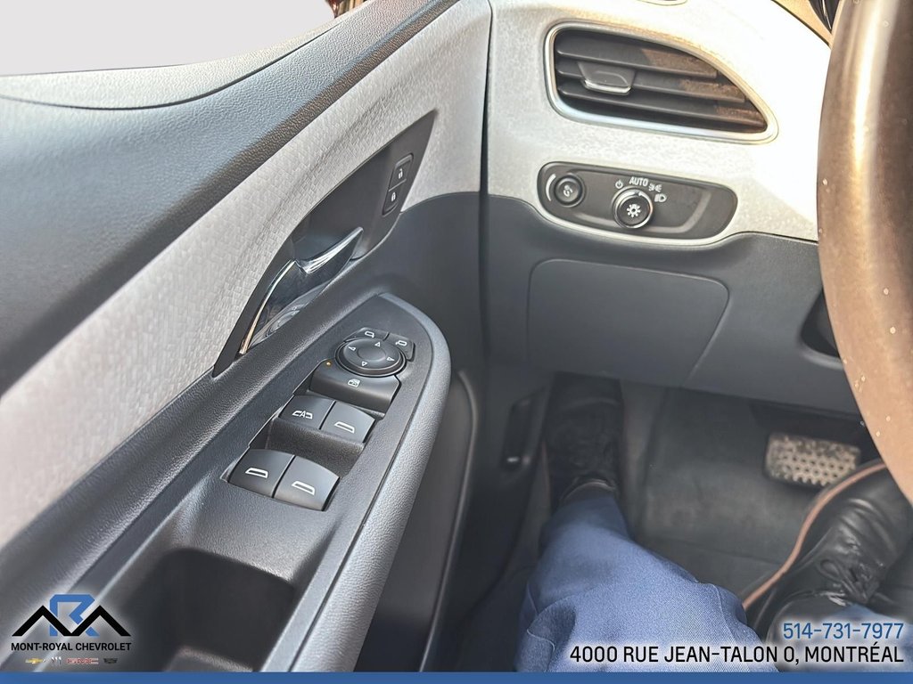 2021 Chevrolet Bolt EV in Montreal, Quebec - 16 - w1024h768px
