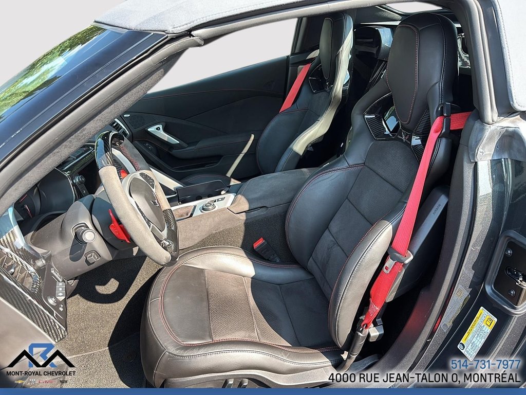 2018 Chevrolet Corvette in Montreal, Quebec - 18 - w1024h768px