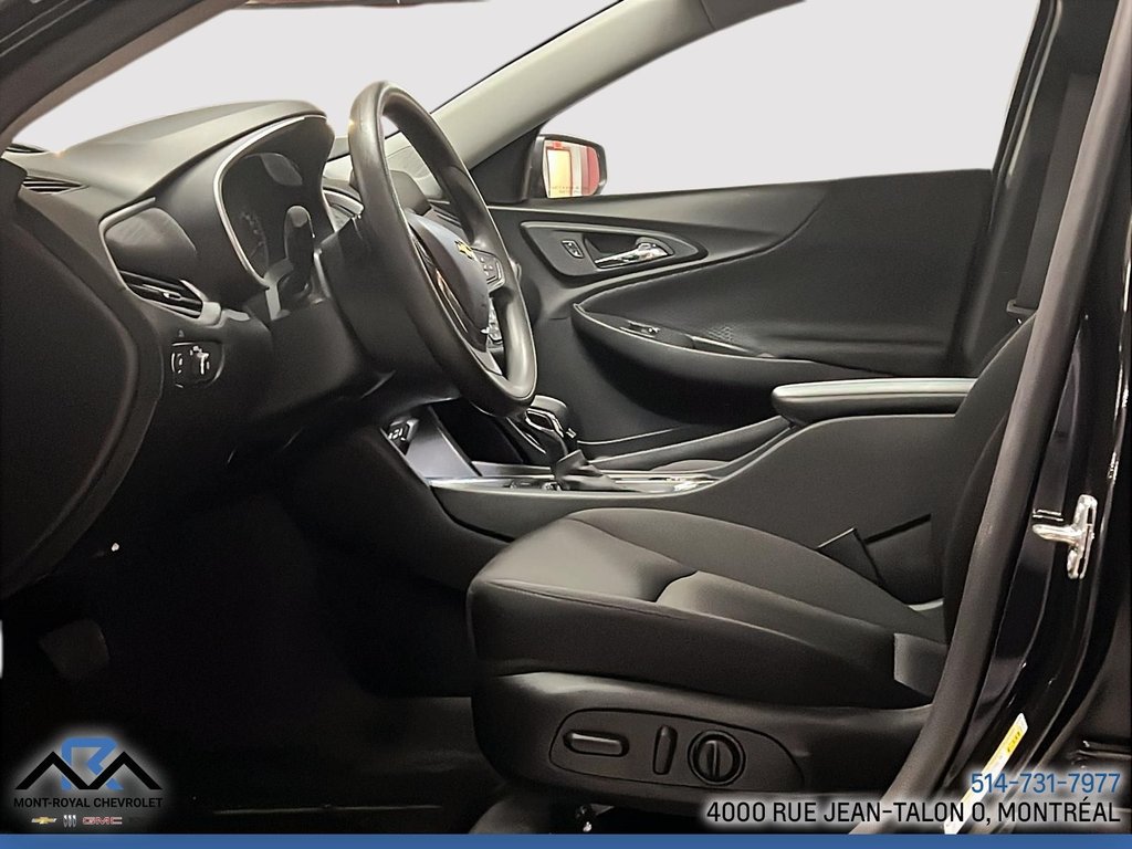 Chevrolet Malibu 1LT 2024 à Montréal, Québec - 17 - w1024h768px