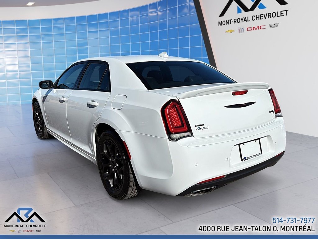 2023 Chrysler 300 in Montreal, Quebec - 7 - w1024h768px