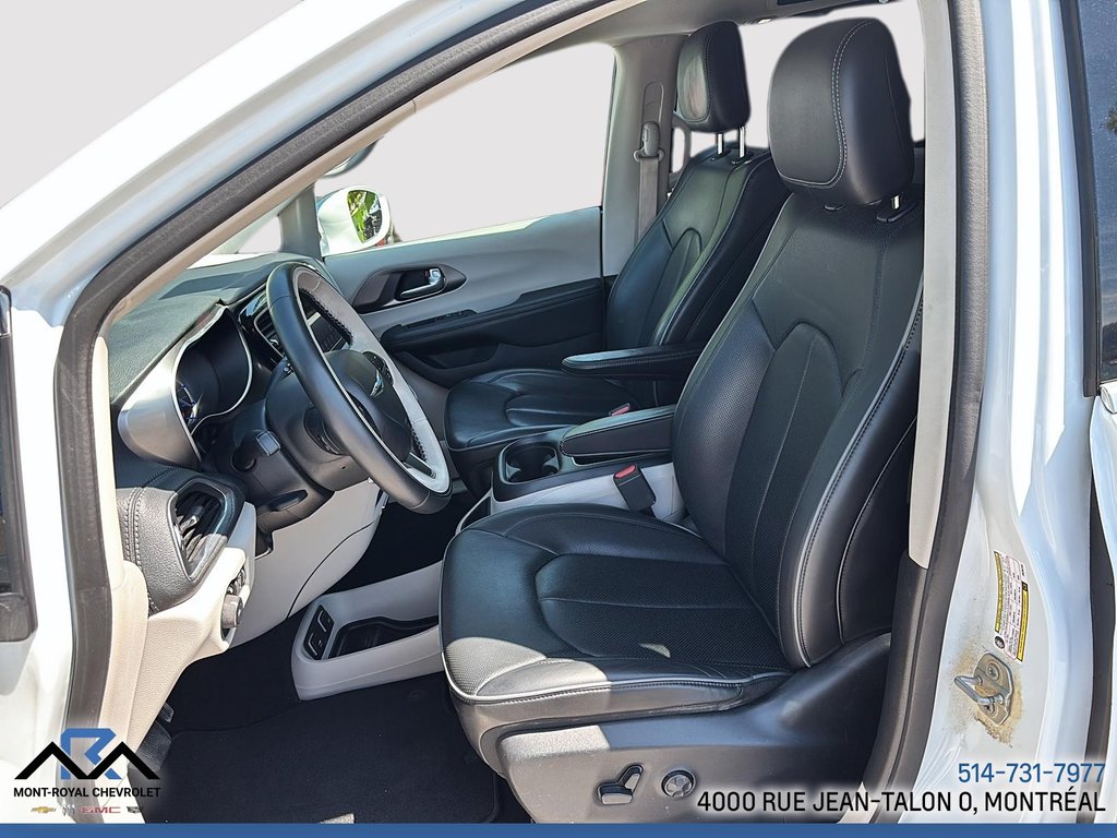 2018 Chrysler Pacifica Hybrid in Montreal, Quebec - 8 - w1024h768px