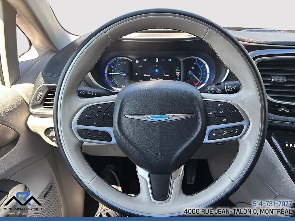 2018 Chrysler Pacifica Hybrid in Montreal, Quebec - 11 - w1024h768px