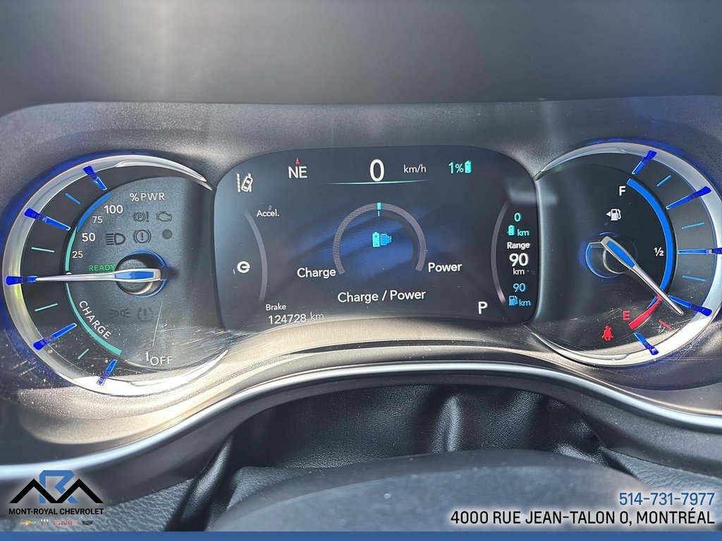 2018 Chrysler Pacifica Hybrid in Montreal, Quebec - 12 - w1024h768px