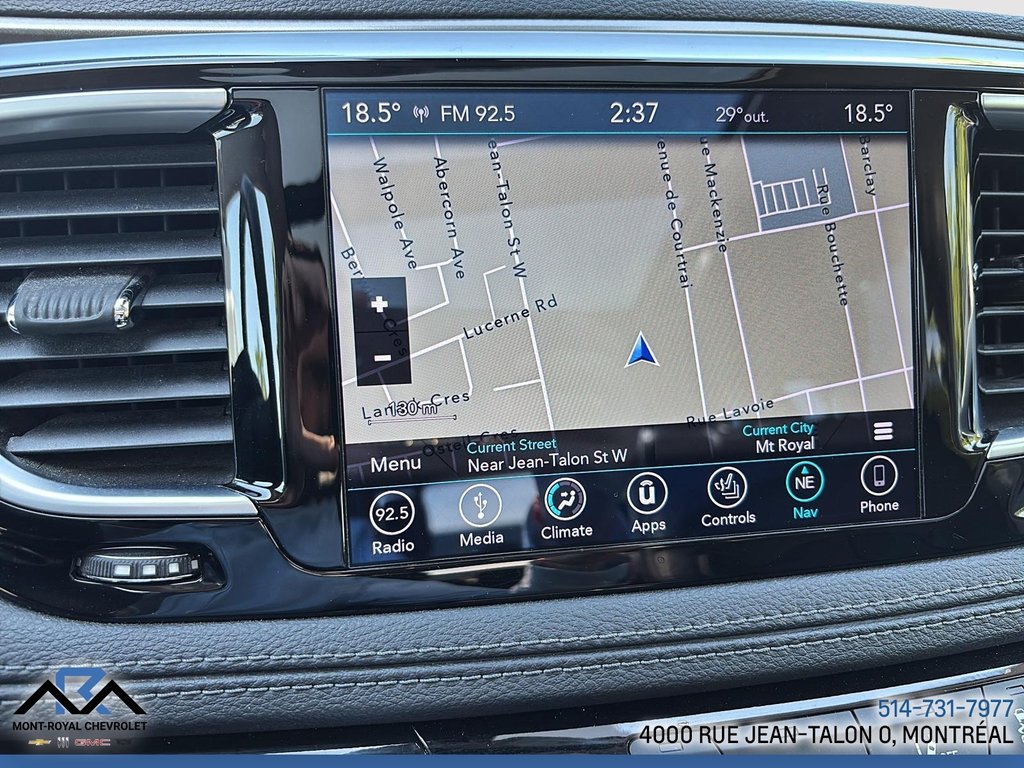 2018 Chrysler Pacifica Hybrid in Montreal, Quebec - 16 - w1024h768px