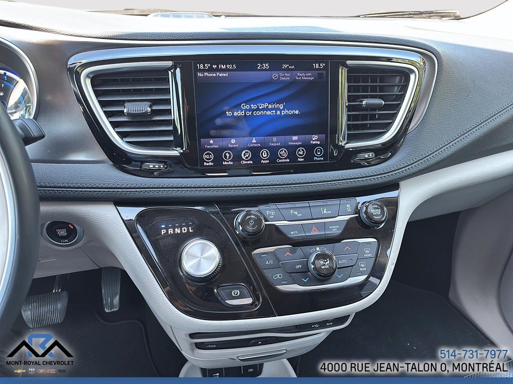 2018 Chrysler Pacifica Hybrid in Montreal, Quebec - 9 - w1024h768px
