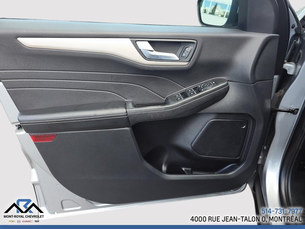 2022 Ford Escape SEL Plug-In Hybrid in Montréal, Quebec - 22 - w1024h768px