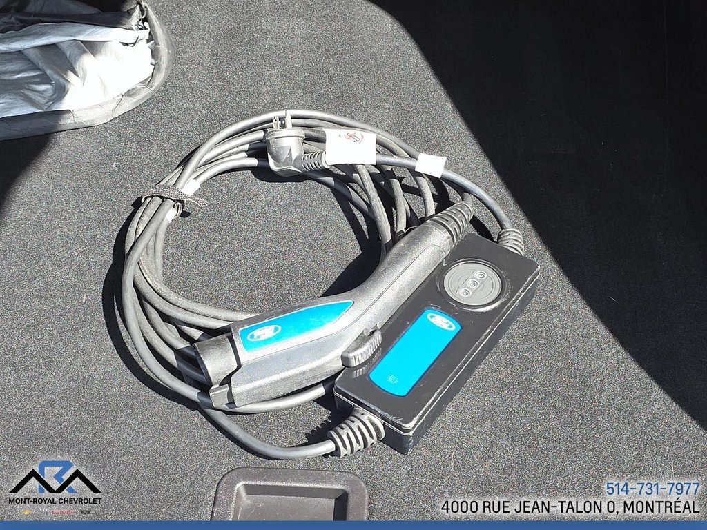 2022 Ford Escape SEL Plug-In Hybrid in Montréal, Quebec - 30 - w1024h768px