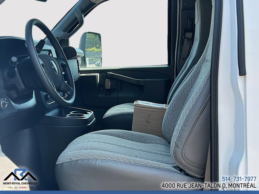 2025 GMC Savana Commercial Cutaway in Montreal, Quebec - 7 - w1024h768px