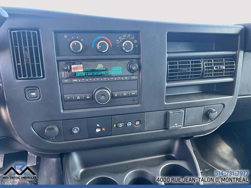 2025 GMC Savana Commercial Cutaway in Montreal, Quebec - 11 - w1024h768px