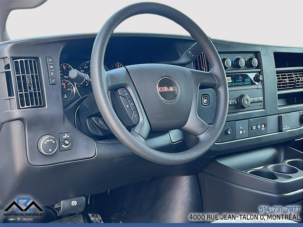 2025 GMC Savana Commercial Cutaway in Montreal, Quebec - 6 - w1024h768px
