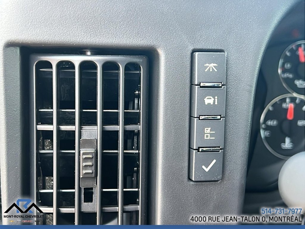 2025 GMC Savana Commercial Cutaway in Montreal, Quebec - 8 - w1024h768px