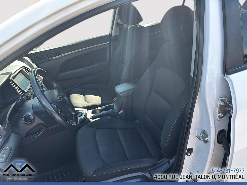 2018 Hyundai Elantra in Montreal, Quebec - 13 - w1024h768px