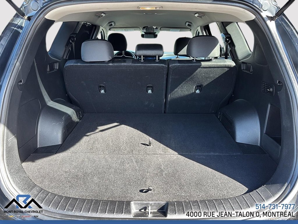 Hyundai Santa Fe Preferred 2023 à Montréal, Québec - 11 - w1024h768px