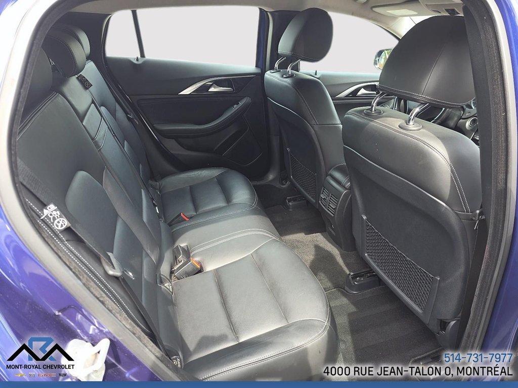2017 Infiniti QX30 Luxe AWD in Montréal, Quebec - 12 - w1024h768px