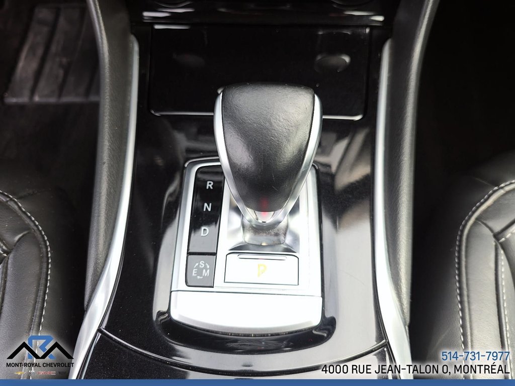 2017 Infiniti QX30 Luxe AWD in Montréal, Quebec - 17 - w1024h768px