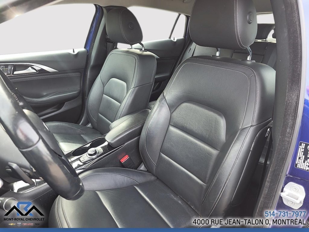 2017 Infiniti QX30 Luxe AWD in Montréal, Quebec - 21 - w1024h768px
