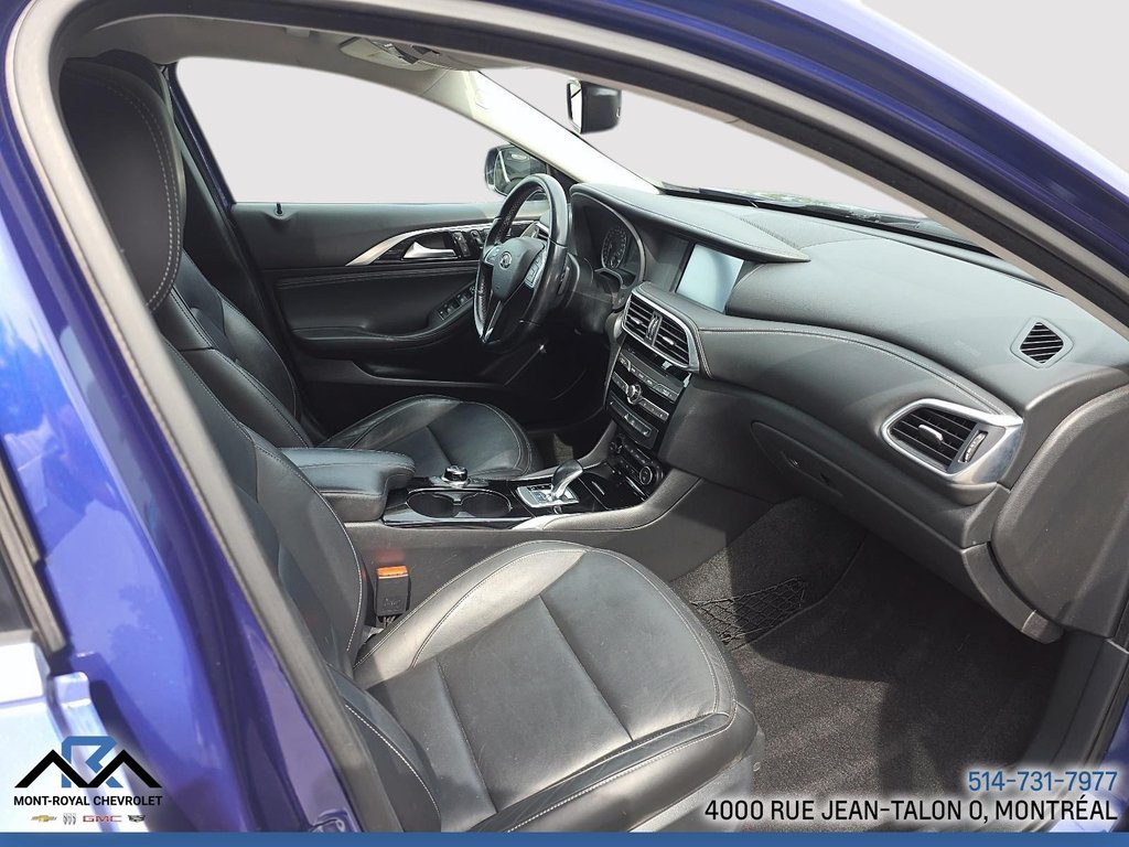 2017 Infiniti QX30 Luxe AWD in Montréal, Quebec - 11 - w1024h768px