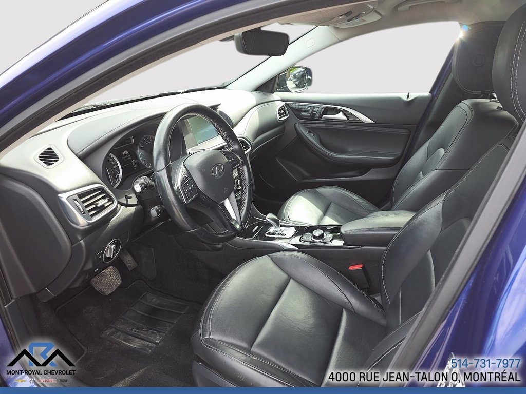 2017 Infiniti QX30 Luxe AWD in Montréal, Quebec - 9 - w1024h768px