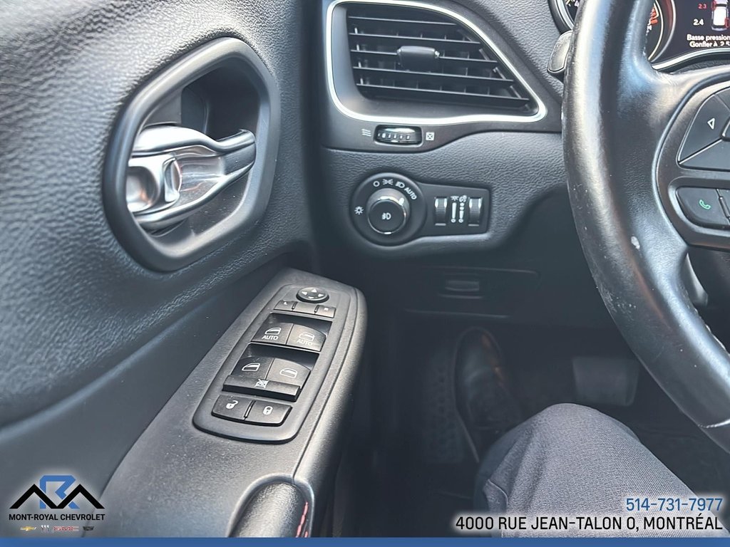 Jeep Cherokee Trailhawk 2020 à Montréal, Québec - 16 - w1024h768px