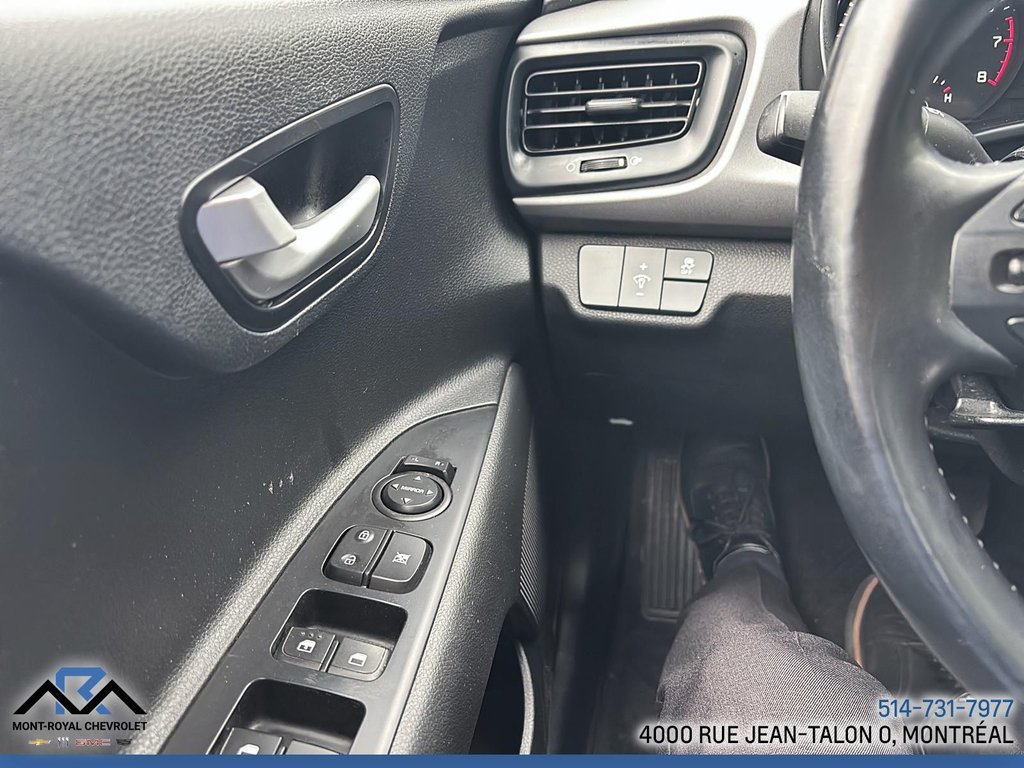 2018 Kia Rio 5-door EX in Montréal, Quebec - 18 - w1024h768px