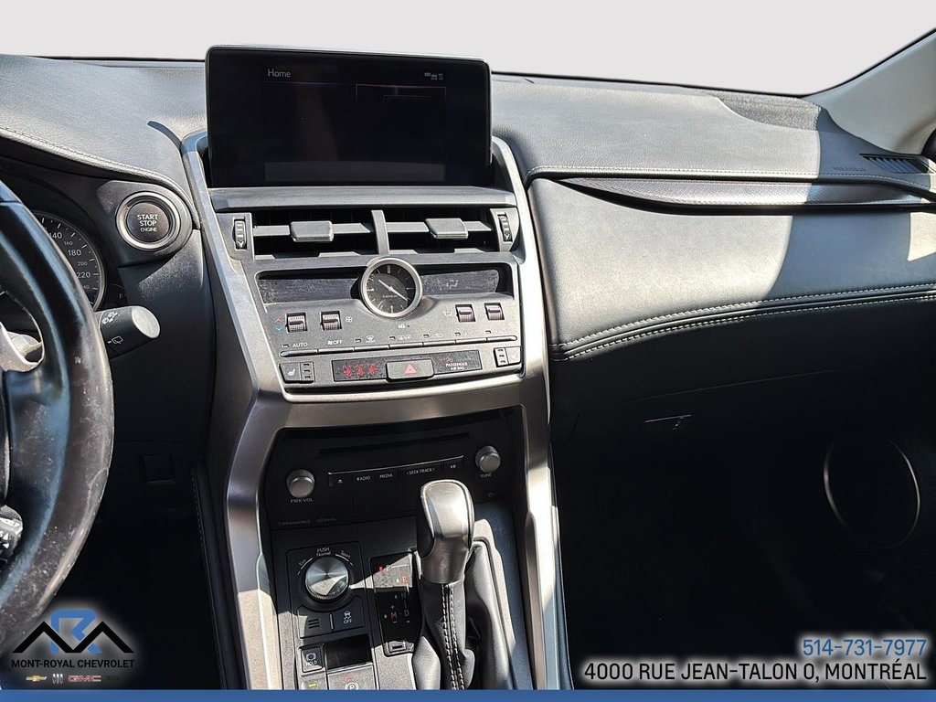 2021 Lexus NX 300 in Montréal, Quebec - 14 - w1024h768px