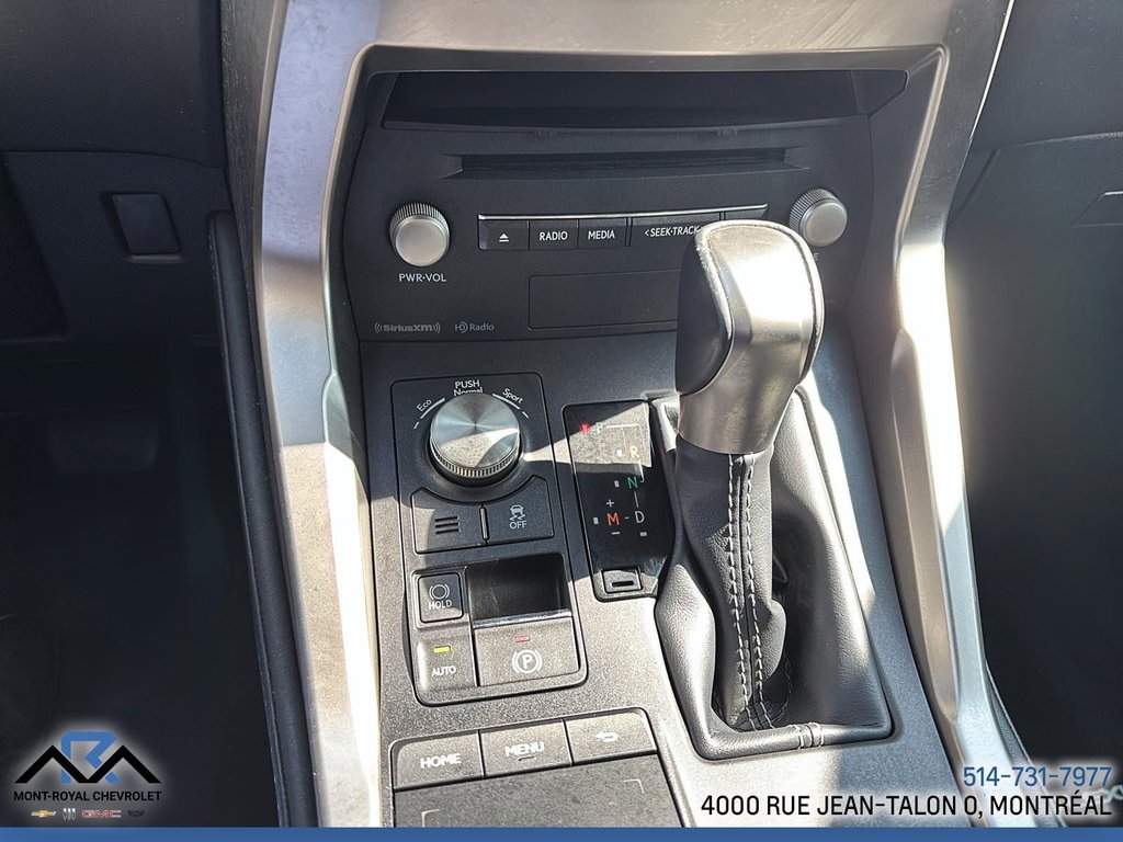 2021 Lexus NX 300 in Montréal, Quebec - 18 - w1024h768px