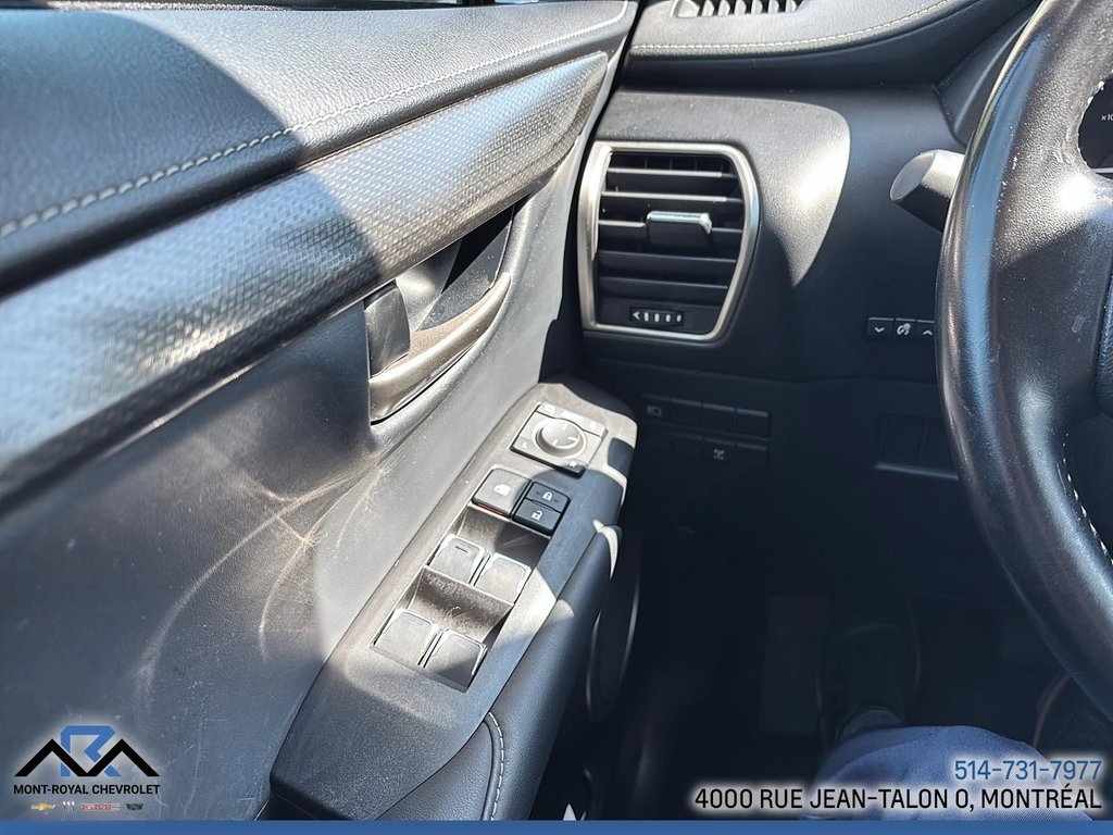 2021 Lexus NX 300 in Montréal, Quebec - 15 - w1024h768px