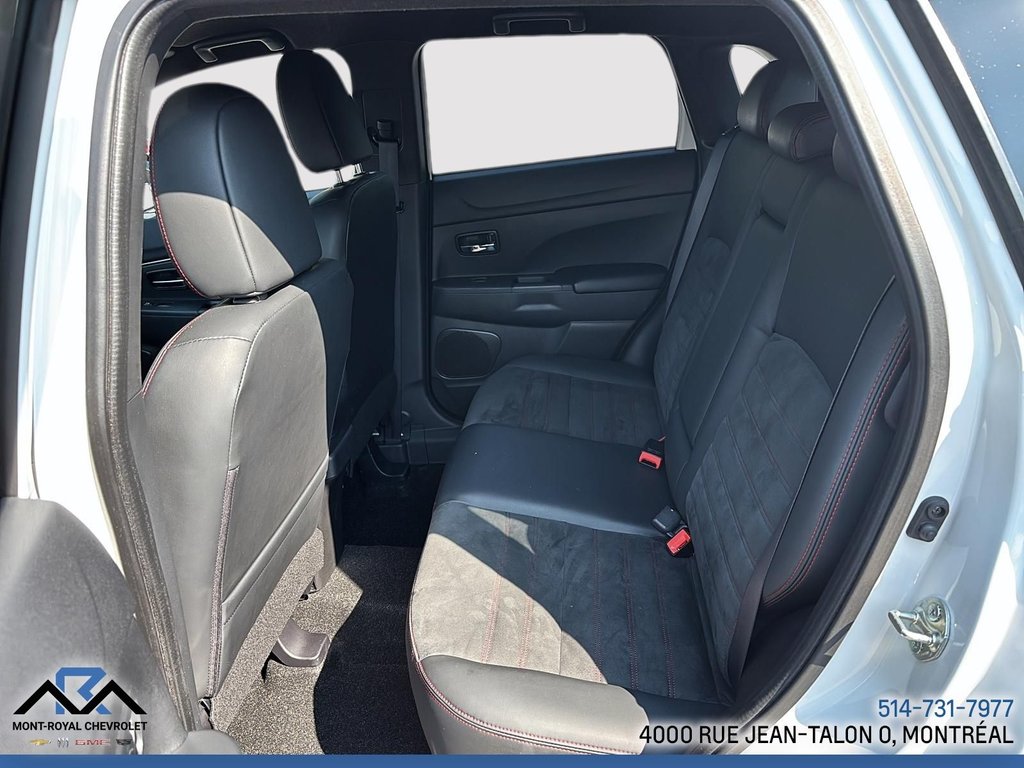 2020 Mitsubishi RVR SE in Montréal, Quebec - 25 - w1024h768px