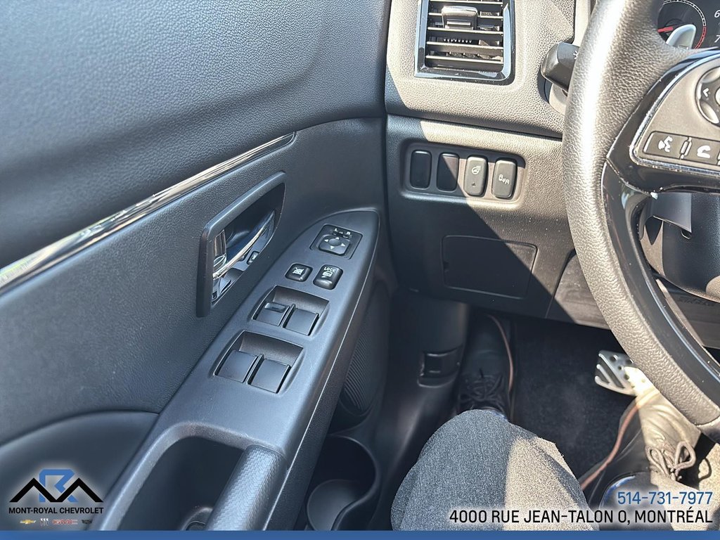 2020 Mitsubishi RVR SE in Montréal, Quebec - 17 - w1024h768px